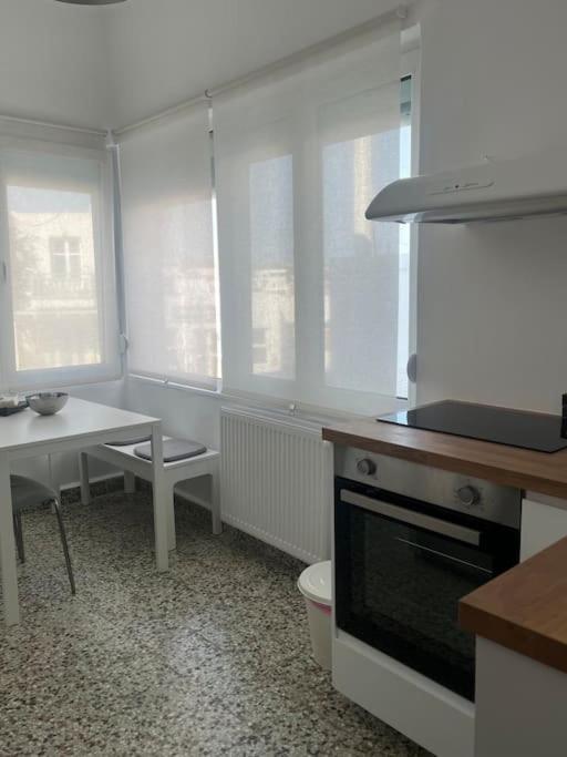Cozy, Spacious, Newly Renovated Flat In Adamas Екстериор снимка