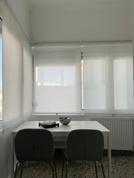 Cozy, Spacious, Newly Renovated Flat In Adamas Екстериор снимка